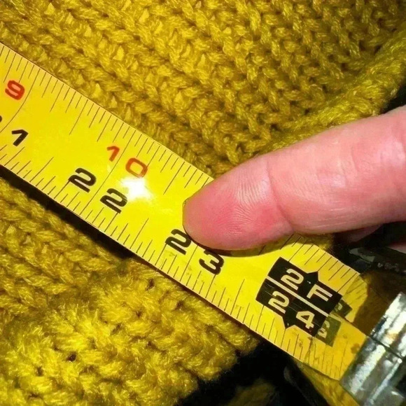 OneSize hooded sweater shrug.Citron chartreuse color. Cocoon style sleeves NWOT. - Picture 7 of 7